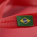 Chanclas de colores con banderita brasileña