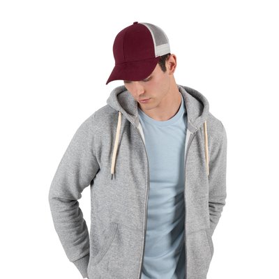 Gorra con rejilla y ajuste plástico