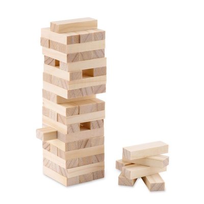 Juego torre con bloques de madera