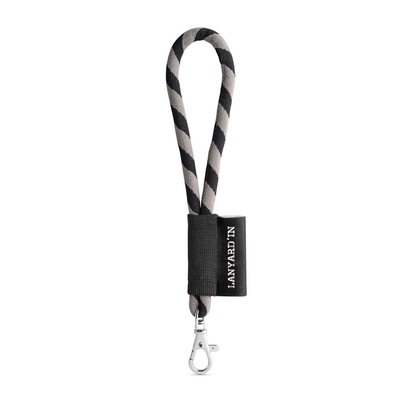 Lanyard corto con mosquetón banda elástica y etiqueta Negro