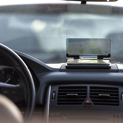 Pantalla soporte con espejo para smartphone en automóvil