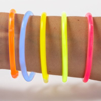 Pulsera fluorescente con luz de neón